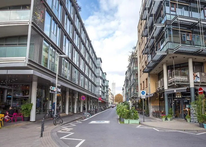 Aparthotel Limehome Friesenplatz - Digital Access Keulen