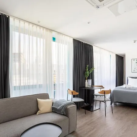 Limehome Friesenplatz Aparthotel 3*