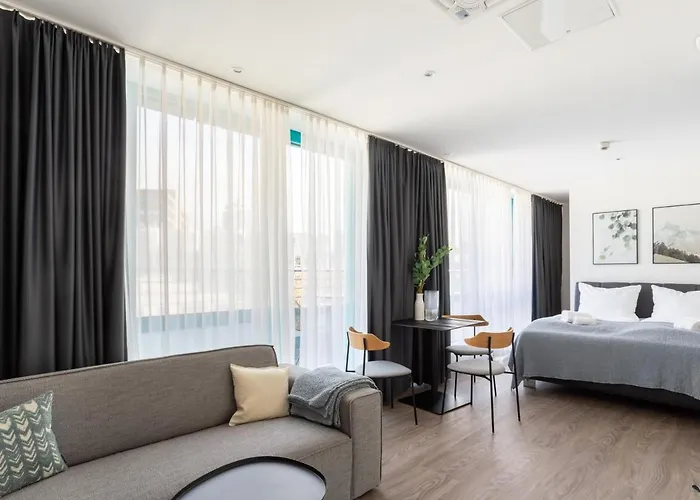 Limehome Friesenplatz - Digital Access Lägenhetshotell 3*