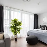 Limehome Friesenplatz - Digital Access شقة فندقية 3*