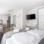 Limehome Friesenplatz - Digital Access شقة فندقية كولونيا