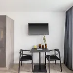 Limehome Friesenplatz - Digital Access 3* كولونيا