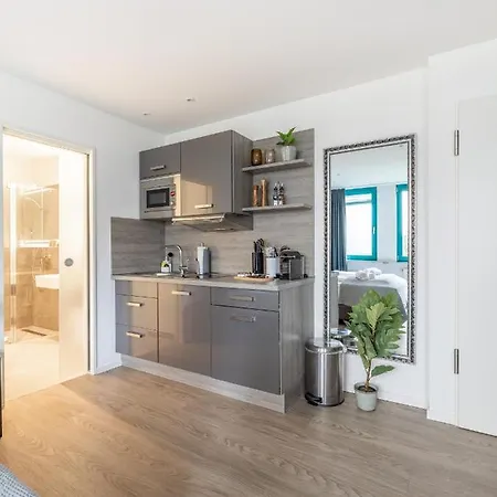 Hotel apartamentowy Limehome Friesenplatz - Digital Access 3*