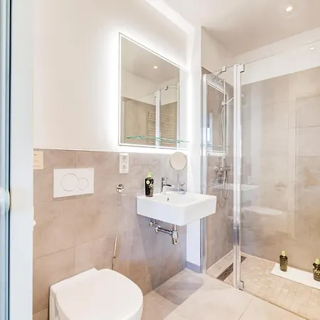 Limehome Friesenplatz - Digital Access 아파트호텔 3*