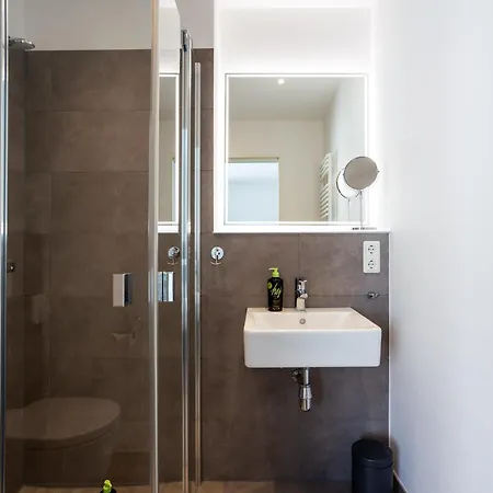 아파트호텔 Limehome Friesenplatz - Digital Access 3*