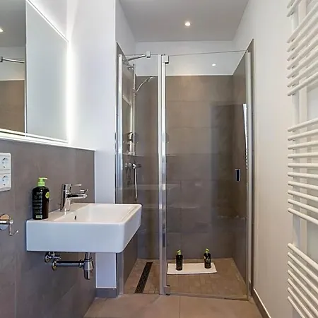 Limehome Friesenplatz - Digital Access Apartahotel