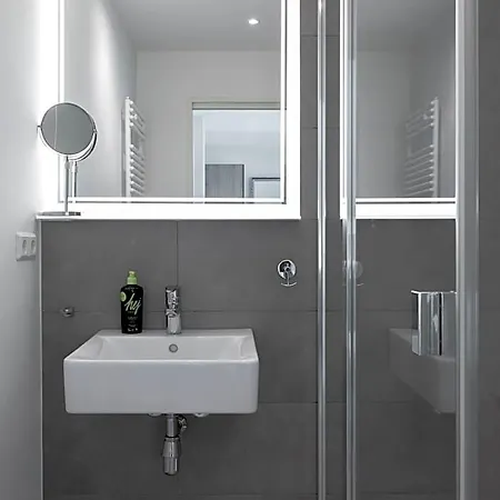 Limehome Friesenplatz - Digital Access ケルン