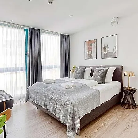 アパートホテル Limehome Friesenplatz - Digital Access 3*