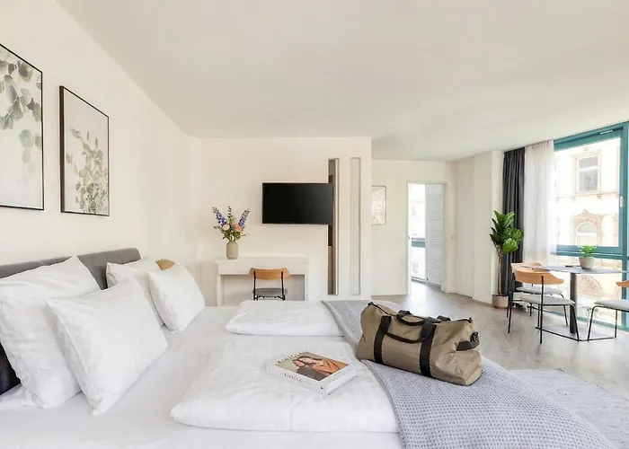 Hotel apartamentowy Limehome Friesenplatz - Digital Access Kolonia