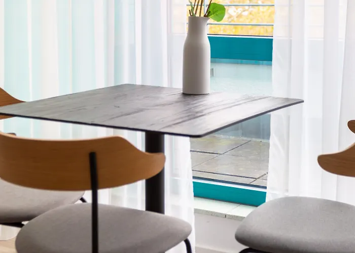 Hotel apartamentowy Limehome Friesenplatz - Digital Access 3*