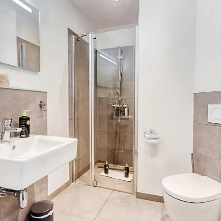 Lejlighedshotel Limehome Friesenplatz - Digital Access 3*