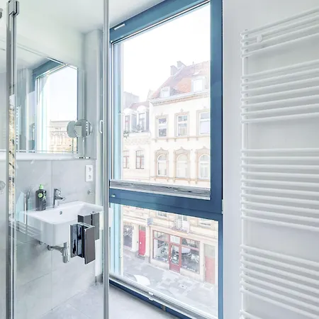 Limehome Friesenplatz - Digital Access מלון דירות 3*