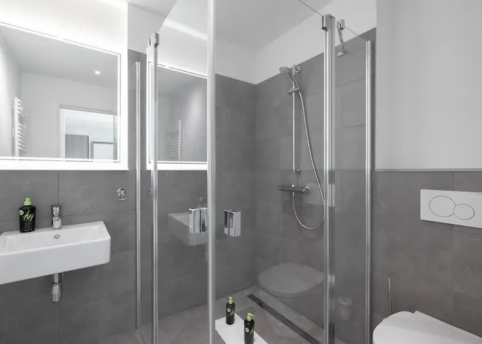 Limehome Friesenplatz - Digital Access Lägenhetshotell 3*